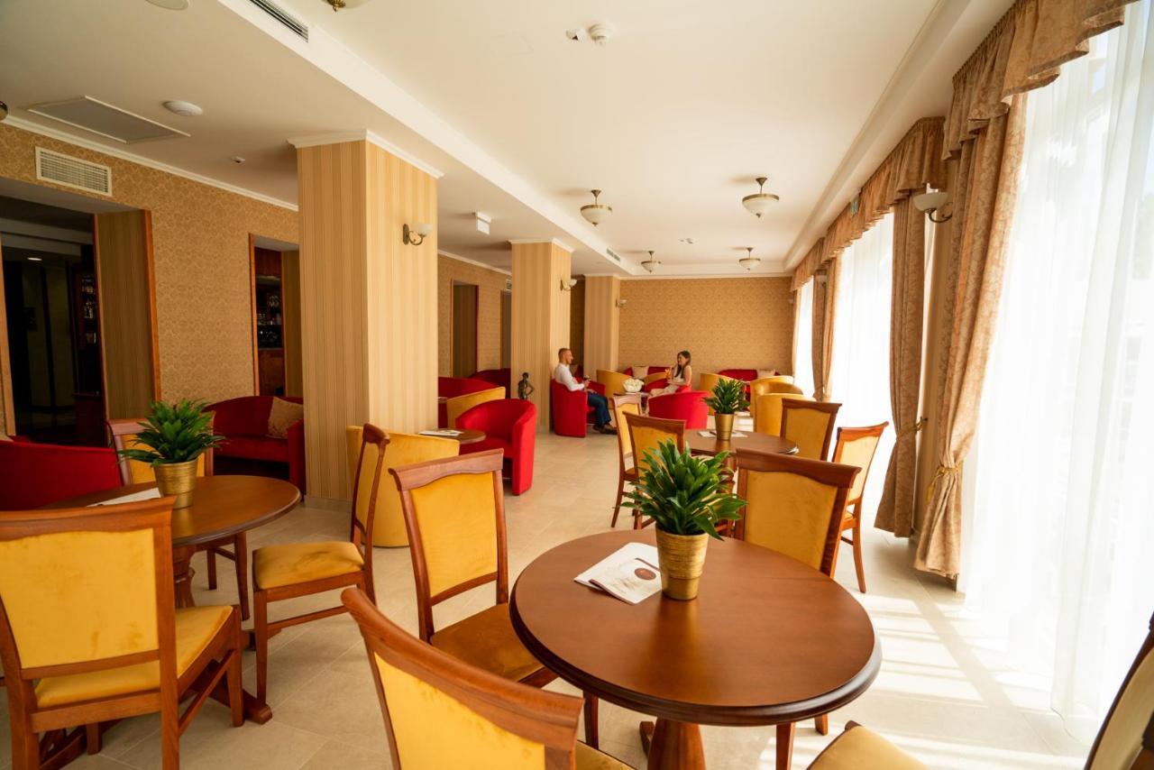 גיולה Elizabeth Hotel מראה חיצוני תמונה