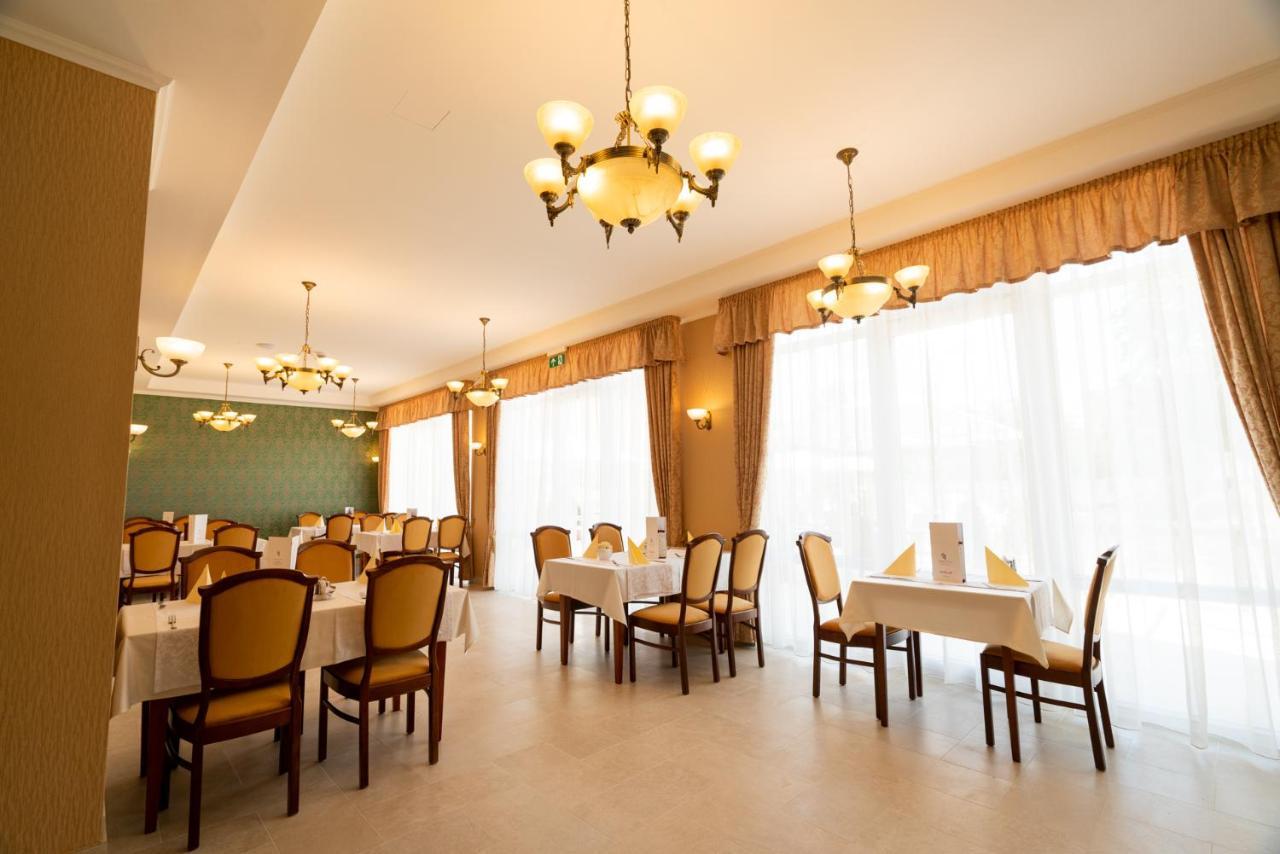 גיולה Elizabeth Hotel מראה חיצוני תמונה