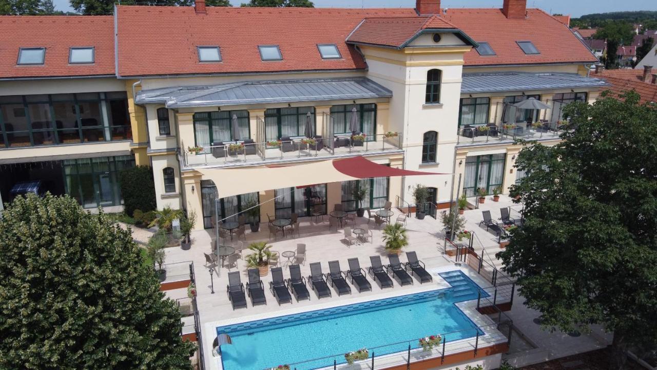 גיולה Elizabeth Hotel מראה חיצוני תמונה