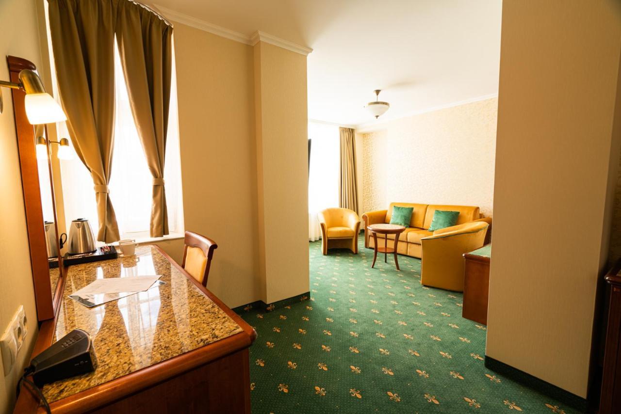 גיולה Elizabeth Hotel מראה חיצוני תמונה