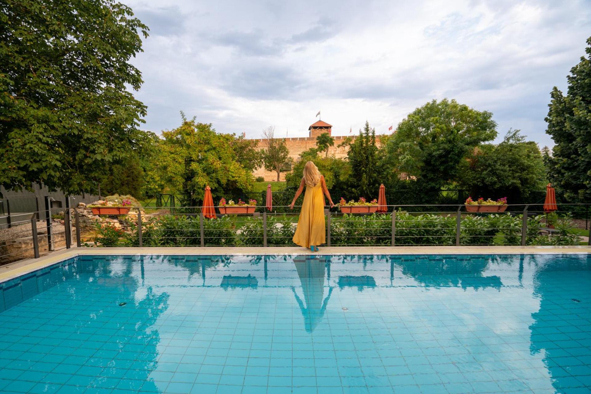 גיולה Elizabeth Hotel מראה חיצוני תמונה