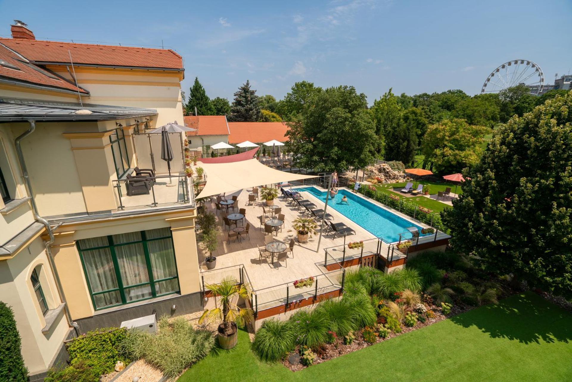 גיולה Elizabeth Hotel מראה חיצוני תמונה