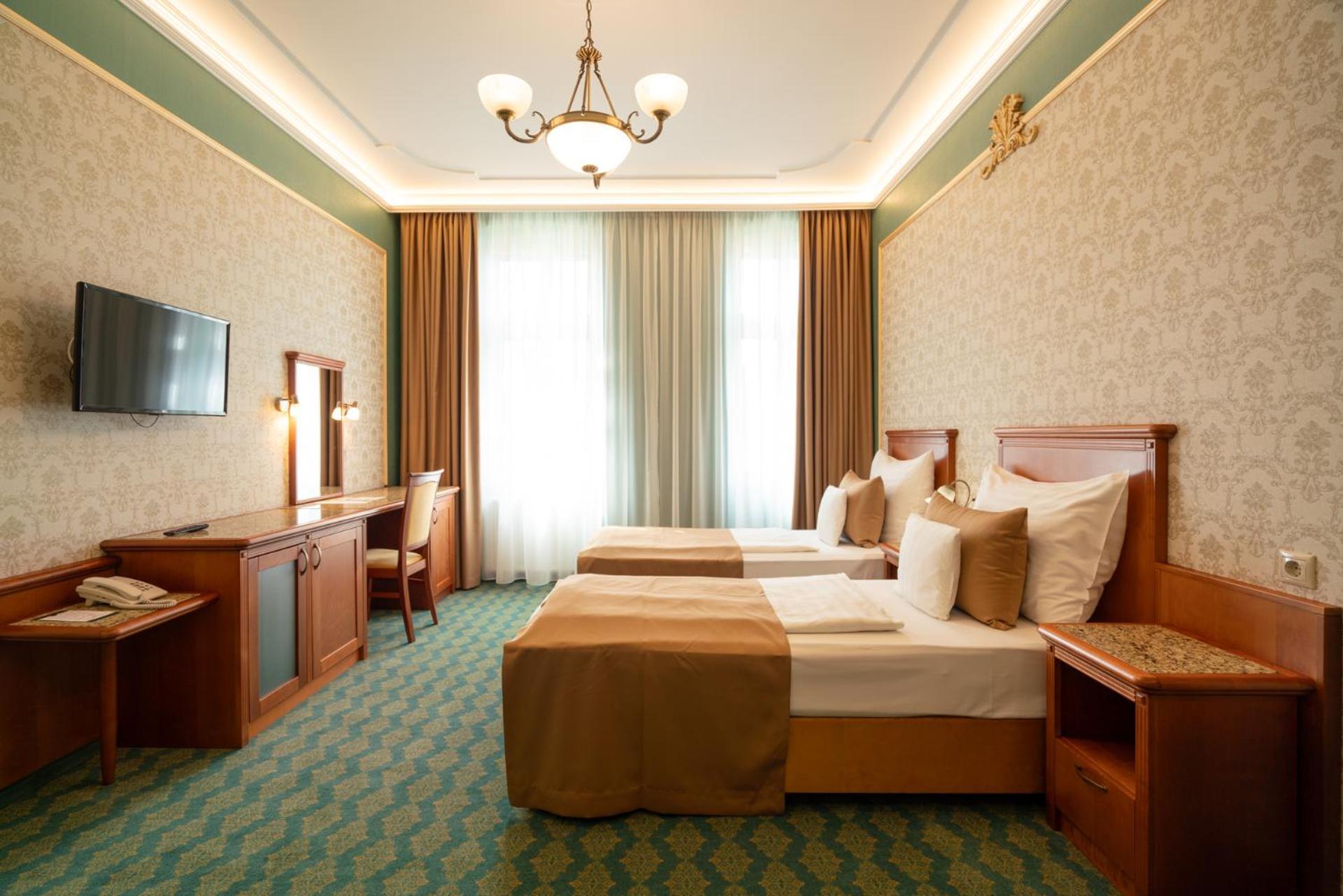 גיולה Elizabeth Hotel מראה חיצוני תמונה