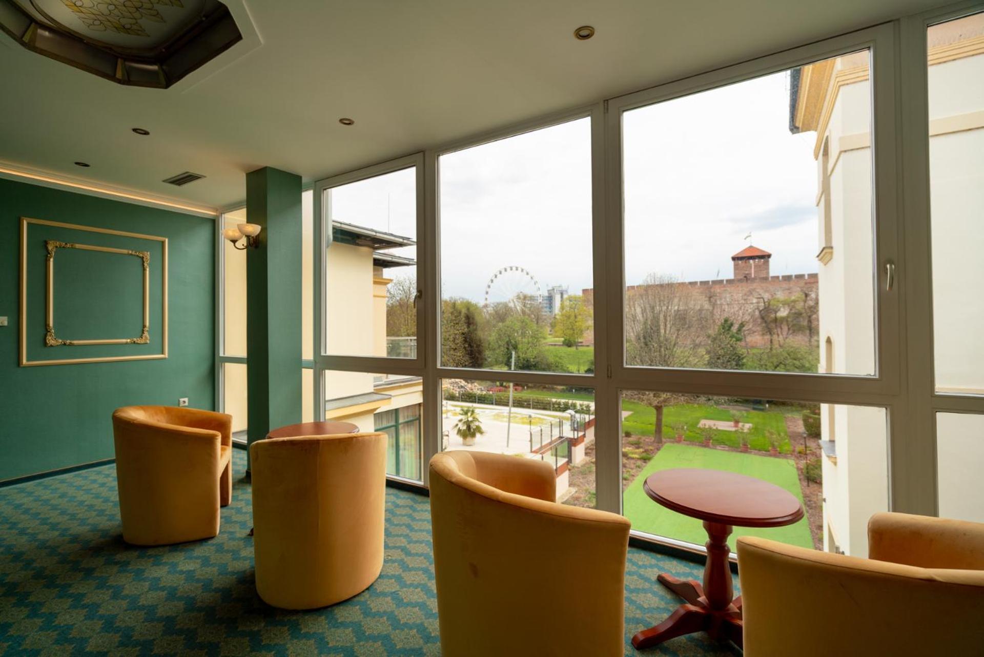 גיולה Elizabeth Hotel מראה חיצוני תמונה