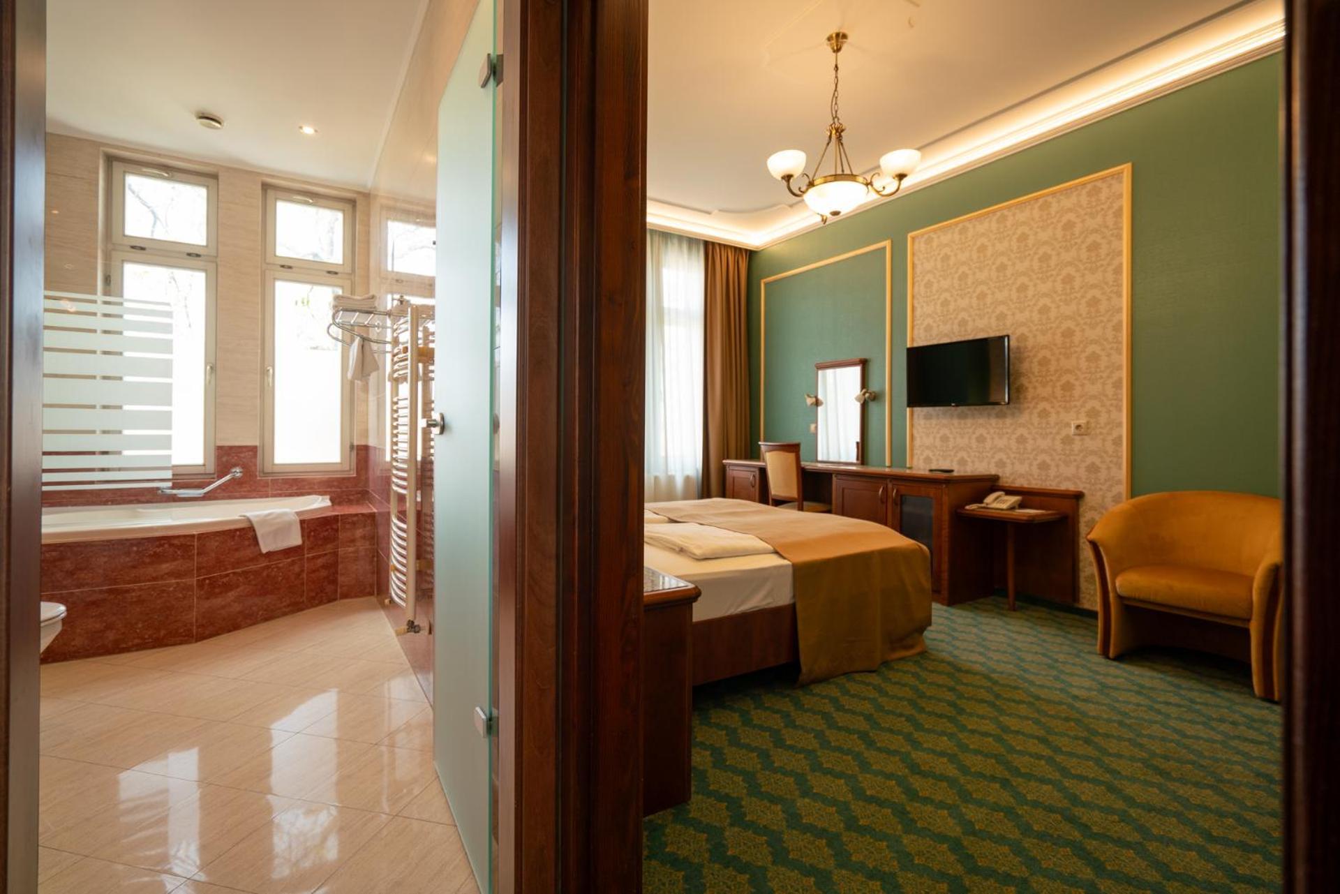 גיולה Elizabeth Hotel מראה חיצוני תמונה