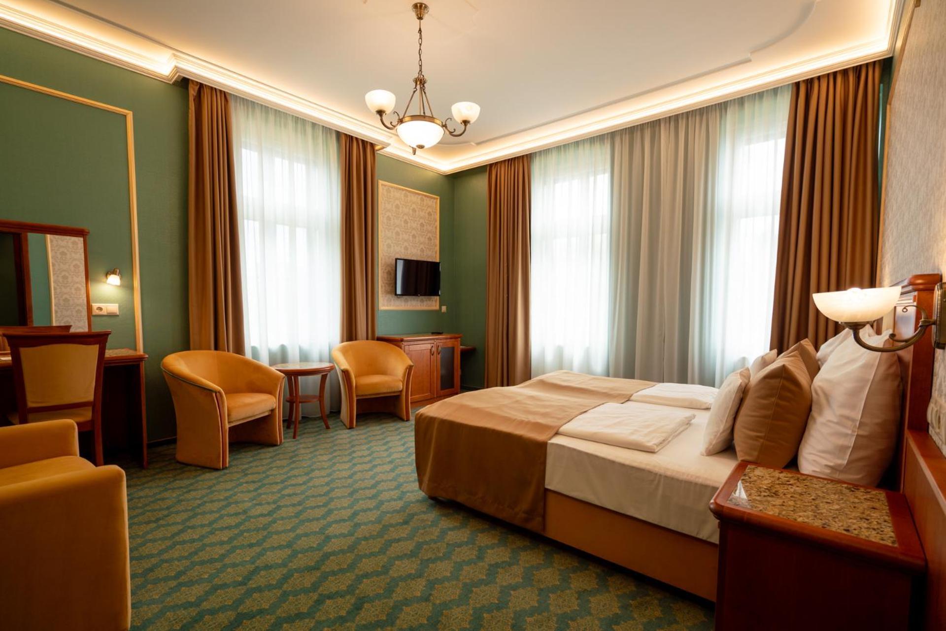 גיולה Elizabeth Hotel מראה חיצוני תמונה