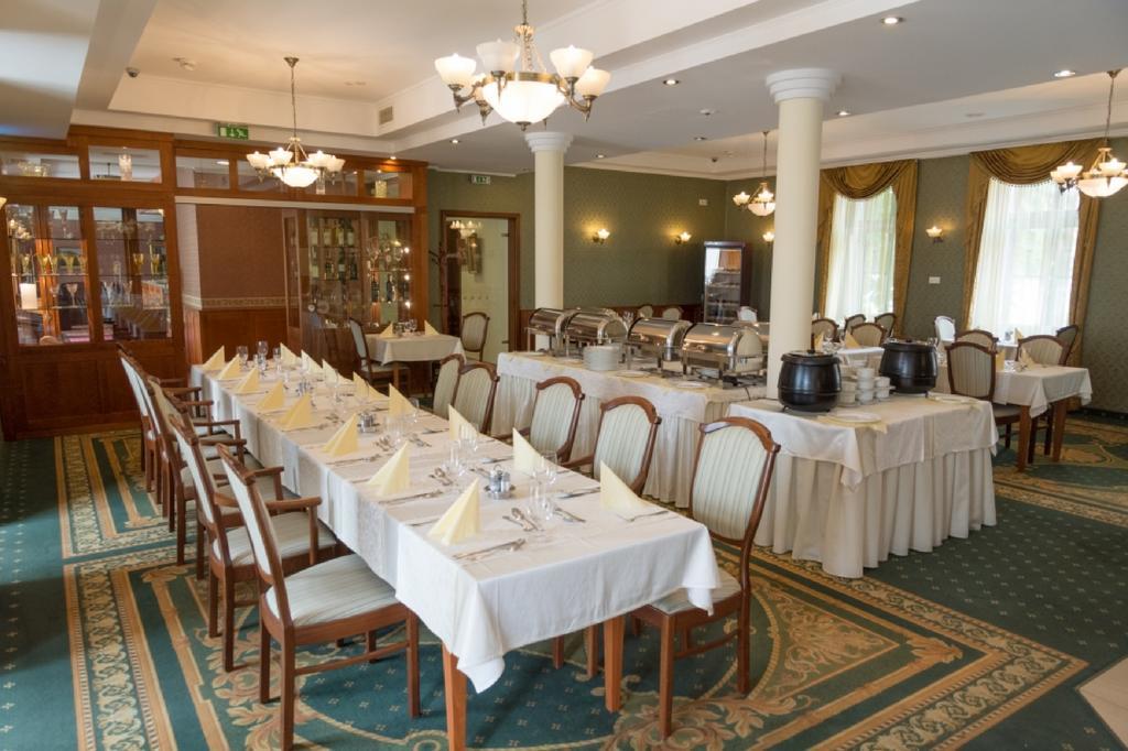 גיולה Elizabeth Hotel מראה חיצוני תמונה