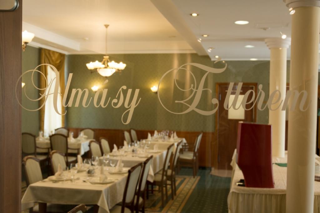 גיולה Elizabeth Hotel מראה חיצוני תמונה